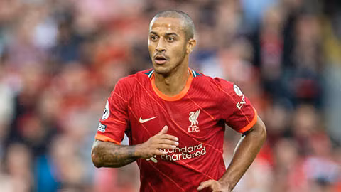 Liverpool mất 3 tiền vệ ở trận gặp Preston ảnh 1