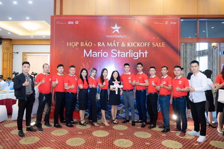 Các khách mời tham gia sự kiện.