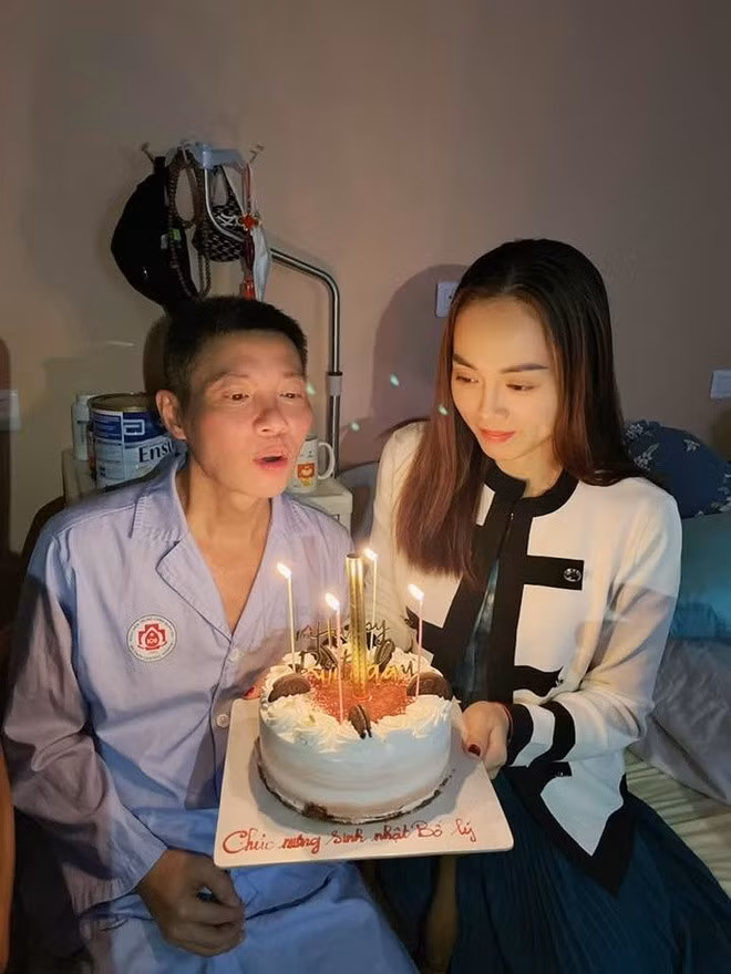 NSND Công Lý nhập viện sức khỏe ảnh 1 NSND Công Lý đón tuổi 48 trong bệnh viện - 1