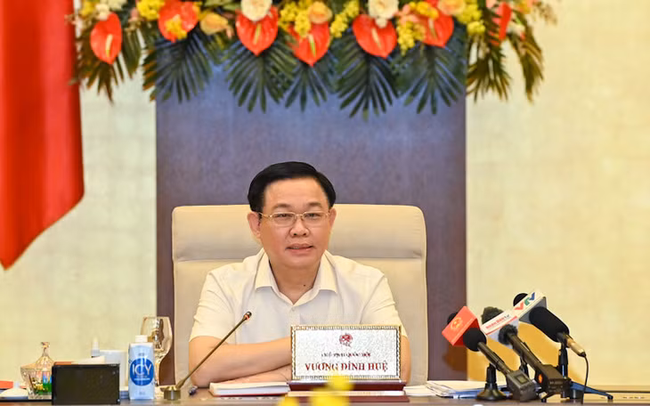 Chủ tịch Quốc hội Vương Đình Huệ phát biểu ý kiến tại phiên họp. Ảnh: Duy Linh
