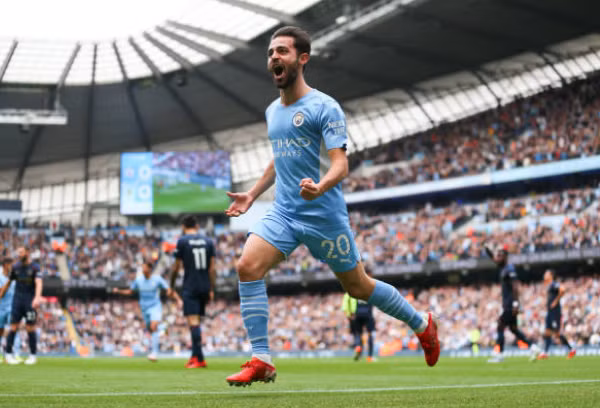 Silva ghi 1 bàn trong trận đón tiếp Burnley.