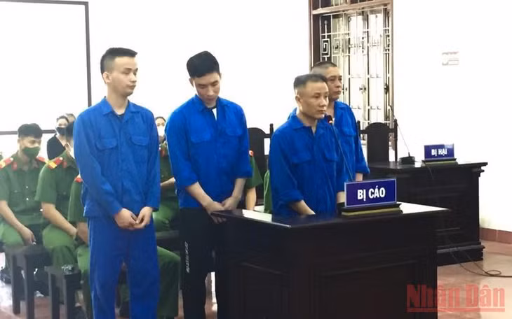 Các bị cáo tại phiên toà.
