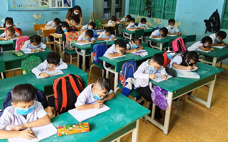 Giáo viên dạy học tại Thành phố Gia Nghĩa, Đắk Nông (Ảnh minh họa: Chấn Hưng).