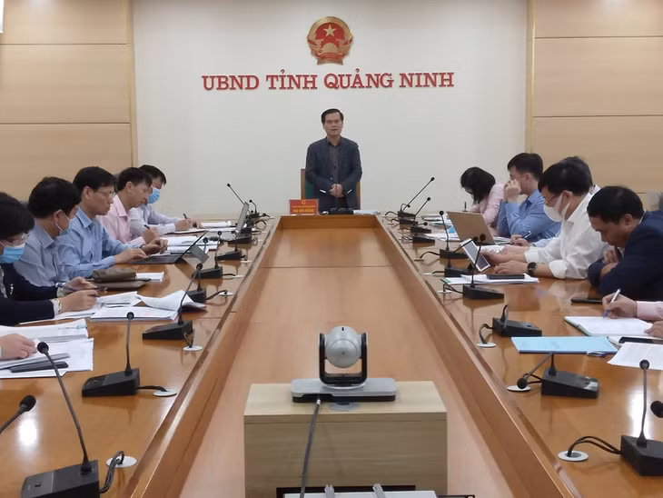 Đồng chí Bùi Văn Khắng, Phó Chủ tịch UBND tỉnh, Trưởng Ban đại diện Hội đồng quản trị Ngân hàng Chính sách xã hội tỉnh phát biểu kết luận.