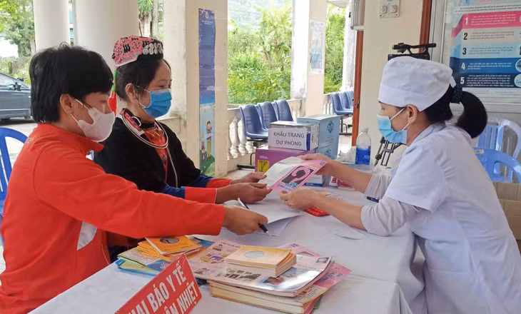 Hội LHPN xã Thượng Yên Công phối hợp với Hội Kế hoạch hoá gia đình tỉnh Quảng Ninh tổ chức hội nghị tuyên truyền, tư vấn sức chăm sóc khoẻ sinh sản cho cán bộ, hội viên phụ nữ xã Thượng Yên Công, TP Uông Bí vào ngày 14/10/2021. Ảnh: Mai Hương.