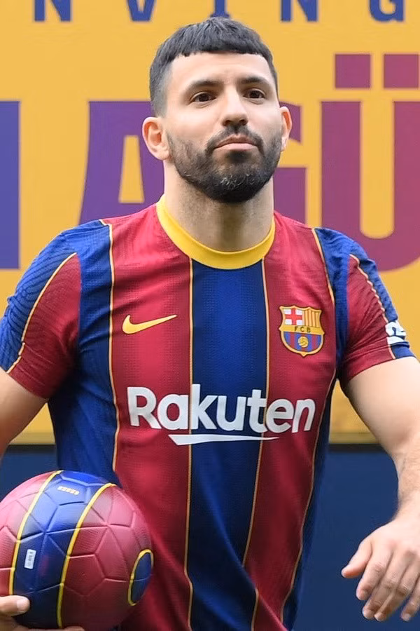 Aguero chưa có trận ra mắt vì chấn thương.