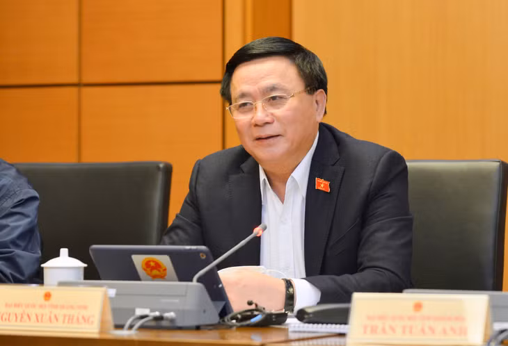 Đại biểu Nguyễn Xuân Thắng, Đoàn ĐBQH tỉnh Quảng Ninh, phát biểu tại phiên thảo luận tổ về 2 dự án Luật.