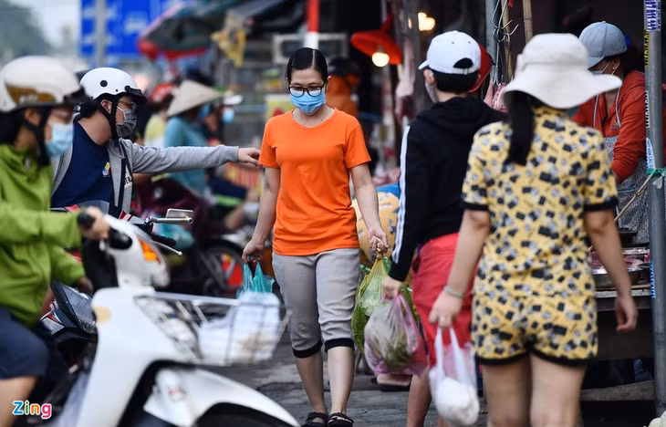 Binh Duong len phuong an kiem soat dich, dich Covid-19 bung phat lai, Giam doc So Y te Binh Duong anh 1
