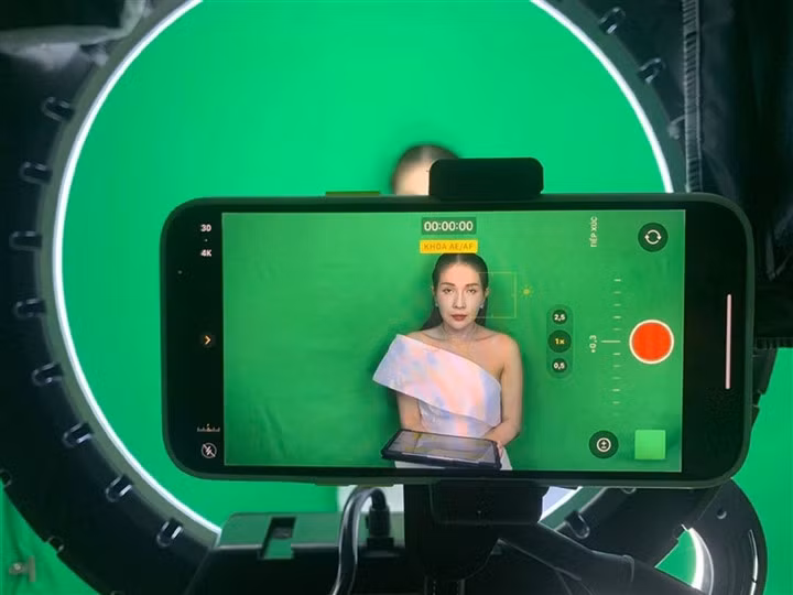 Nhiều gameshow ghi hình online trong mùa dịch.