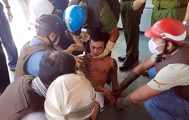 Lực lượng Công an khống chế thành công đối tượng Trung.