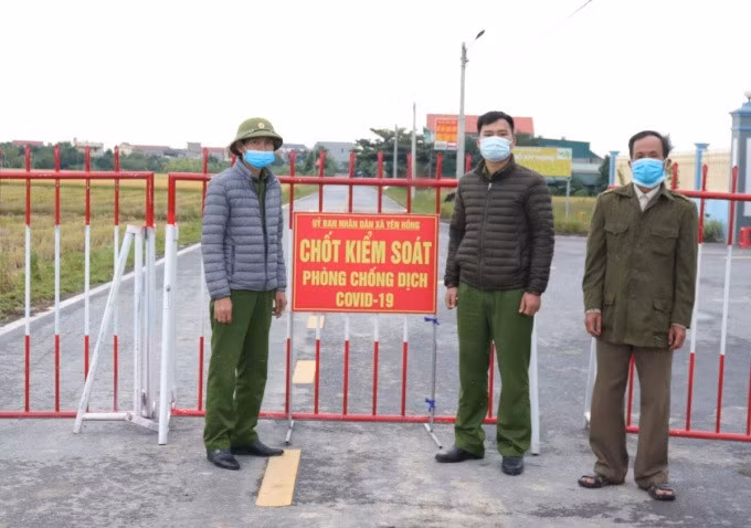 Chốt kiểm soát dịch ở huyện Ý Yên, Nam Định. Ảnh: UBND huyện Ý Yên
