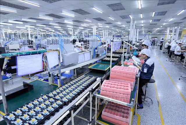 Tăng trưởng kinh tế hậu COVID-19: Bí quyết trở thành điểm sáng - Ảnh 2.