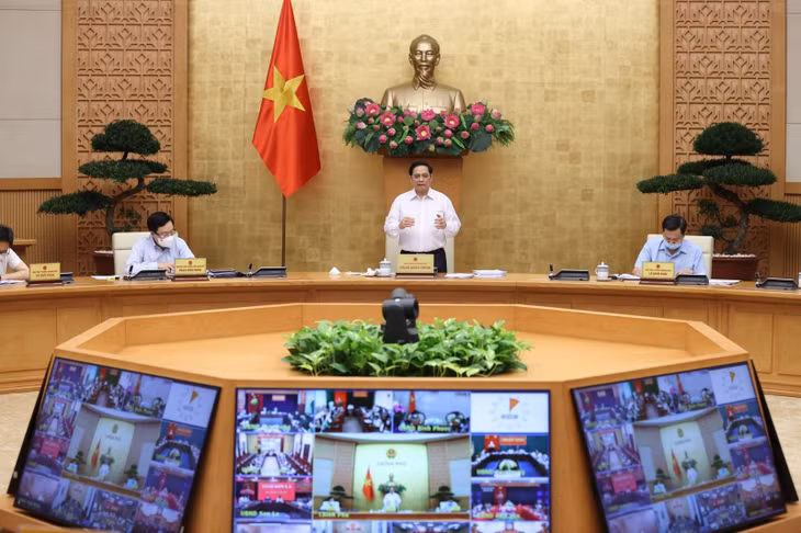 Thủ tướng Chính phủ yêu cầu khẩn trương hoàn thiện hai chiến lược lớn, sớm có chính sách kích thích kinh tế ảnh 2 Thủ tướng Chính phủ yêu cầu khẩn trương hoàn thiện hai chiến lược lớn, sớm có chính sách kích thích kinh tế ảnh 2