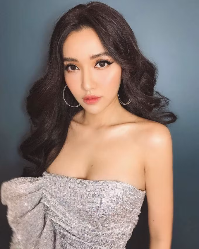 Ca sĩ Bích Phương.