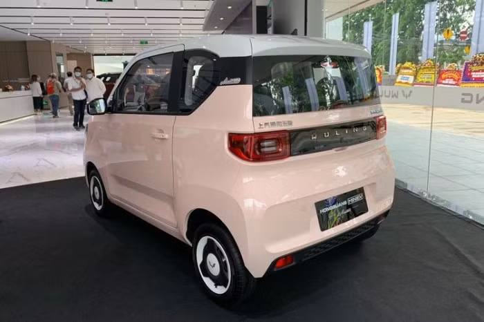 Wuling Hongguang Mini EV có giá bán ngang Honda SH 150i tại Trung Quốc