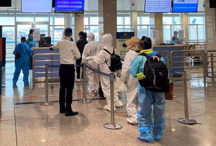 Bộ GTVT yêu cầu dừng kê khai bản cam kết phòng dịch đối với hành khách