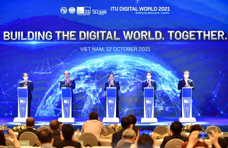 Thủ tướng Phạm Minh Chính dự lễ khai mạc Hội nghị và Triển lãm thế giới số 2021. Ảnh: VGP/Nhật Bắc Thủ tướng Phạm Minh Chính dự lễ khai mạc Hội nghị và Triển lãm thế giới số 2021. Ảnh: VGP/Nhật Bắc