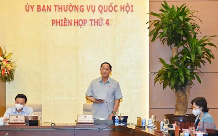 Phó Chủ tịch Quốc hội Trần Quang Phương phát biểu ý kiến tại phiên họp. Ảnh: Duy Linh
