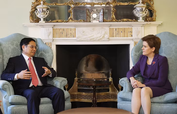 Thủ tướng Chính phủ Phạm Minh Chính chúc mừng Scotland và thành phố Glasgow được chọn làm địa điểm tổ chức Hội nghị COP26, một sự kiện có ý nghĩa quan trọng toàn cầu. Ảnh TTXVN Thủ tướng Chính phủ Phạm Minh Chính chúc mừng Scotland và thành phố Glasgow được chọn làm địa điểm tổ chức Hội nghị COP26, một sự kiện có ý nghĩa quan trọng toàn cầu. Ảnh TTXVN