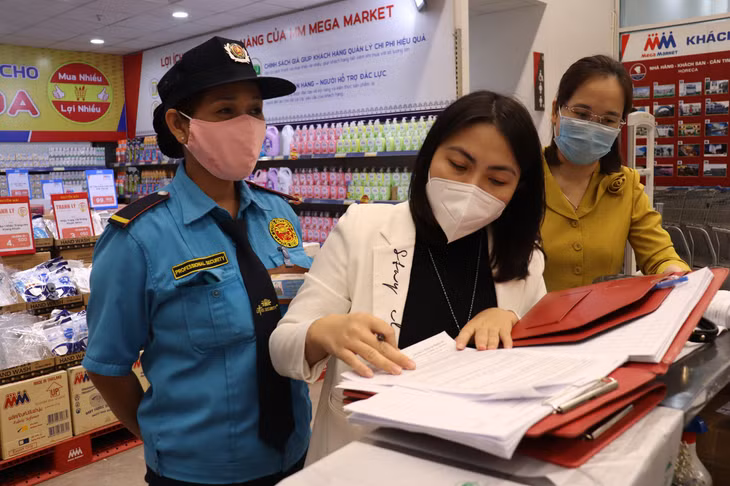 Sở Công Thương lấy ý kiến của người lao động tại siêu thị MM Mega Maket.