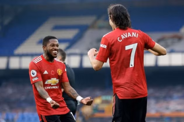 Fred và Cavani sẵn sàng trở lại trong đội hình Man Utd.