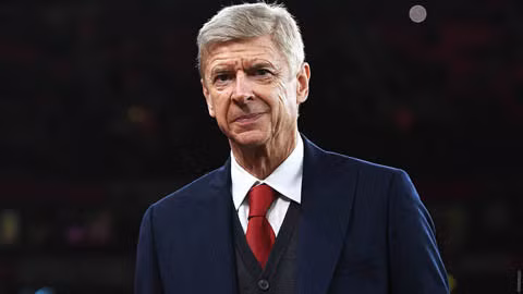 Wenger tái xuất làm HLV để đối đầu PSG ảnh 1