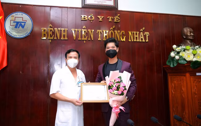 Ngọc Sơn miệt mài làm từ thiện để hỗ trợ TP Hồ Chí Minh trở lại bình thường mới ảnh 1