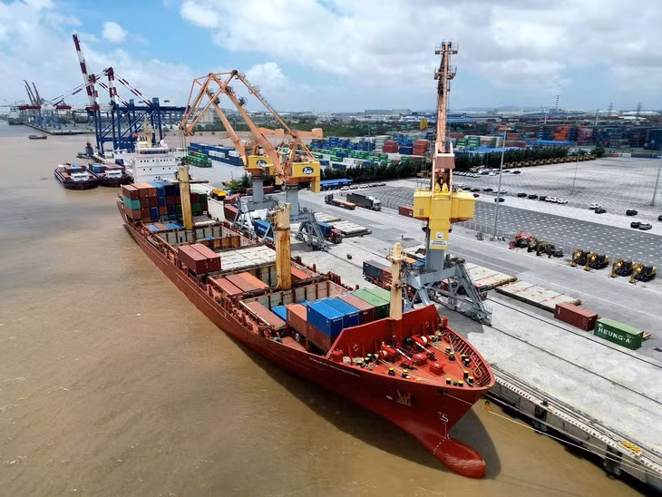 Phấn đấu tổng kim ngạch xuất nhập khẩu tăng 12% trở lên năm 2025. Ảnh: Tuấn Anh/ TTXVN