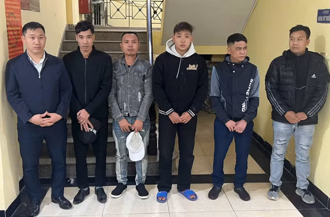 Nhóm nghi phạm bị bắt giữ. Ảnh: Ngọc Bích