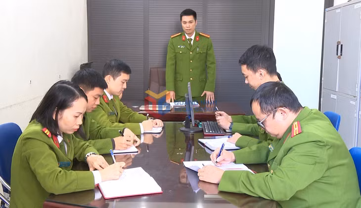 Thiếu tá Hạ Tiến Dũng, Đội Trưởng Đội Phòng ngừa, điều tra tội phạm xâm phạm sở hữu, Phòng Cảnh sát Hình sự, (Công an tỉnh): Người dùng mạng xã hội cần cẩn trọng để không trở thành nạn nhân bị lừa đảo tình cảm.