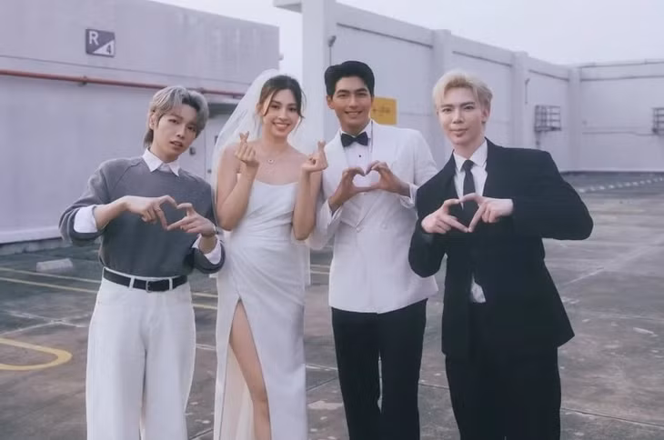 Với MV gồm nhiều khách mời nổi tiếng như Đức Phúc, Tiểu Vy, Quốc Anh... Erik dễ dàng thu hút sự chú ý. Ảnh: FBNV.