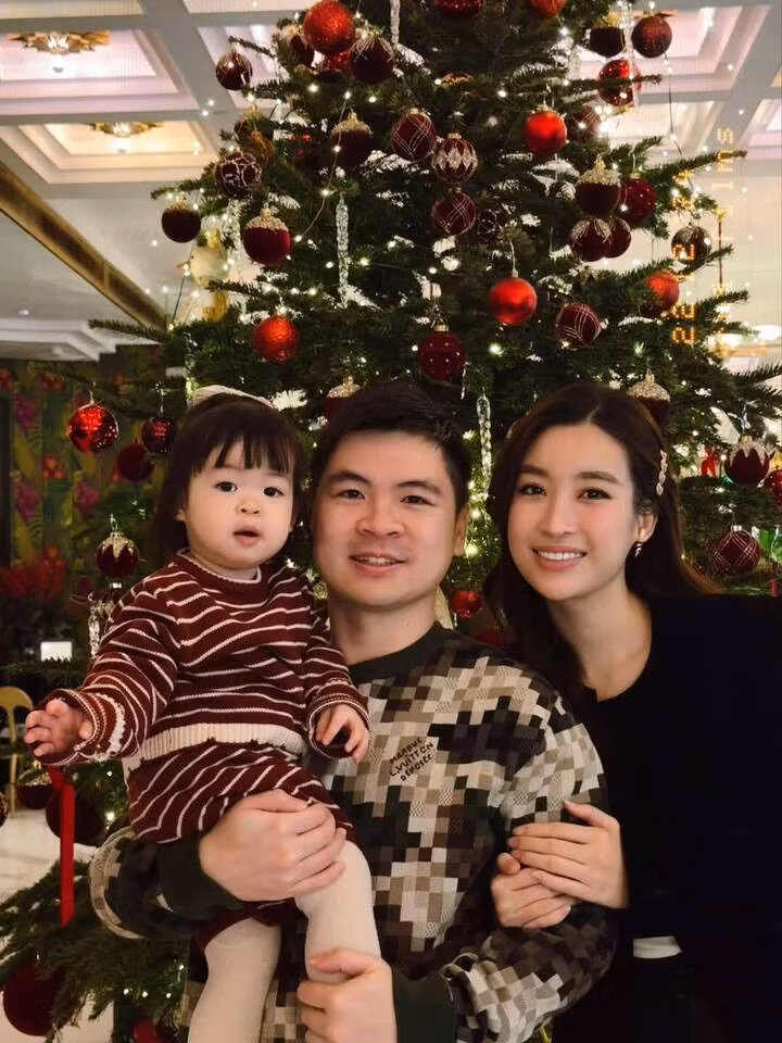 Từ khi có con, Đỗ Mỹ Linh dành phần lớn thời gian cho gia đình và tạm gác lại các hoạt động showbiz.