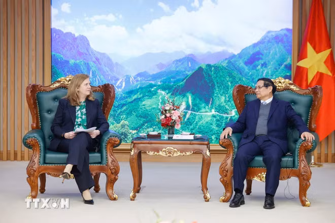 Thủ tướng Phạm Minh Chính tiếp bà Lynn Maxwell, Giám đốc Thương mại toàn cầu của S&amp;P Global Ratings. (Ảnh: Dương Giang/TTXVN)