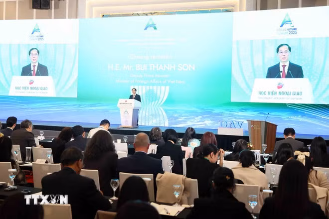 Phó Thủ tướng, Bộ trưởng Bộ Ngoại giao Bùi Thanh Sơn phát biểu Bế mạc. (Ảnh: An Đăng/TTXVN)