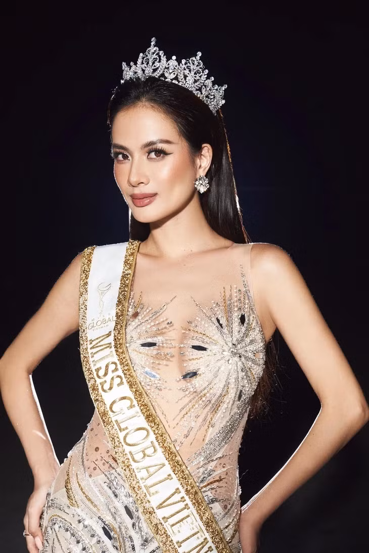 Như Vân quyết tâm giành giải thưởng cao nhất cuộc thi Miss Global năm nay. Trong ảnh, Như Vân diện thiết kế của Đỗ Long - Ảnh: FBNV