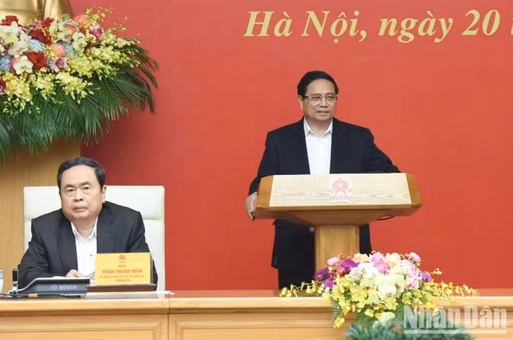 Bí thư Đảng ủy Chính phủ, Thủ tướng Chính phủ Phạm Minh Chính phát biểu ý kiến tại Hội nghị. (Ảnh: TRẦN HẢI)