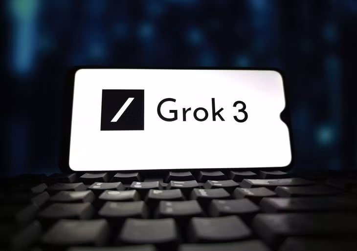 Grok 3 giúp lượt tải và truy cập chatbot Grok tăng mạnh. Ảnh: Bloomberg