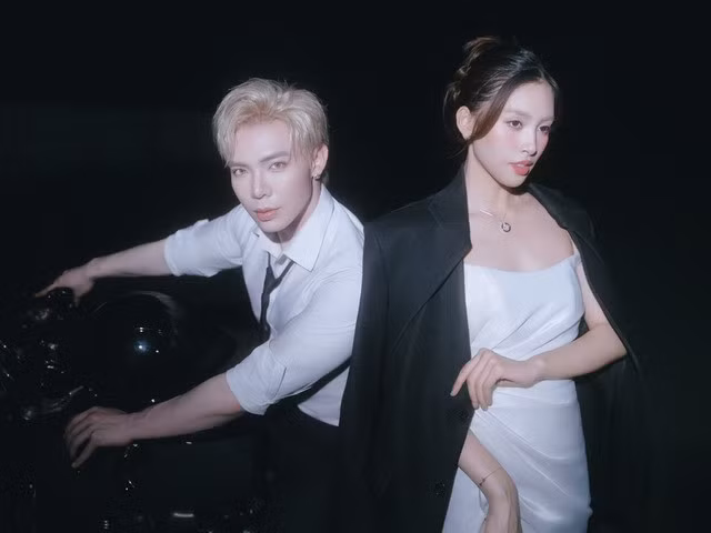 Erik với tạo hình trong video ca nhạc