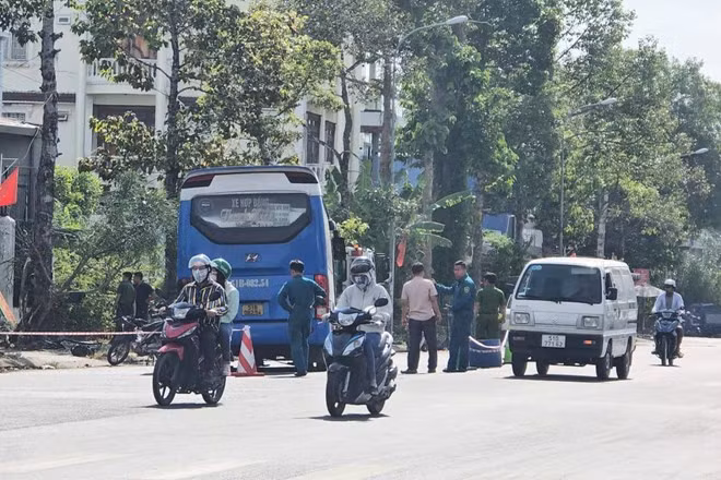 Vụ tai nạn xảy ra vào khoảng 6h30 sáng 26.2 tại quận Cái Răng, TP Cần Thơ. Ảnh: Tạ Quang