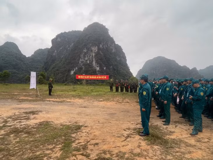 Một buổi huấn luyện lực lượng vũ trang của Ban CHQS TP Hạ Long.