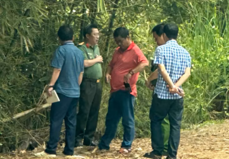 Đại tá Lâm Phước Nguyên, Giám đốc Công an tỉnh An Giang chỉ đạo trực tiếp tại hiện trường vụ án.