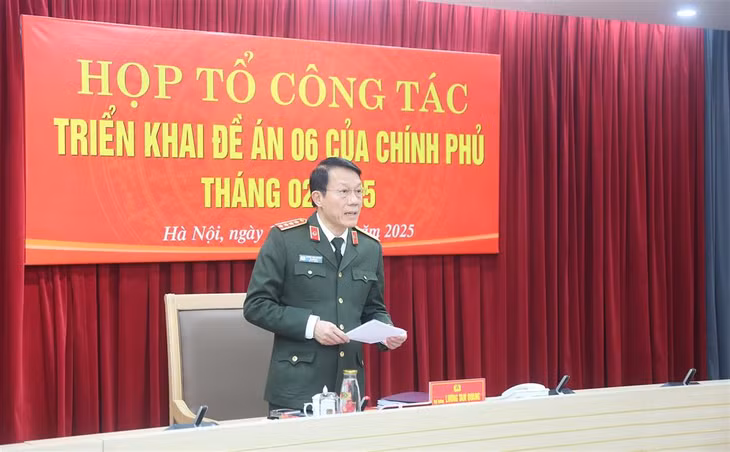 Đại tướng Lương Tam Quang, Ủy viên Bộ Chính trị, Bộ trưởng Bộ Công an, Tổ trưởng Tổ công tác Đề án 06 của Chính phủ phát biểu kết luận cuộc họp. Ảnh: bocongan.gov.vn