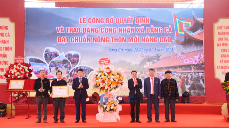 Lễ đón bằng công nhận xã Bằng Cả đạt chuẩn Nông thôn mới nâng cao.