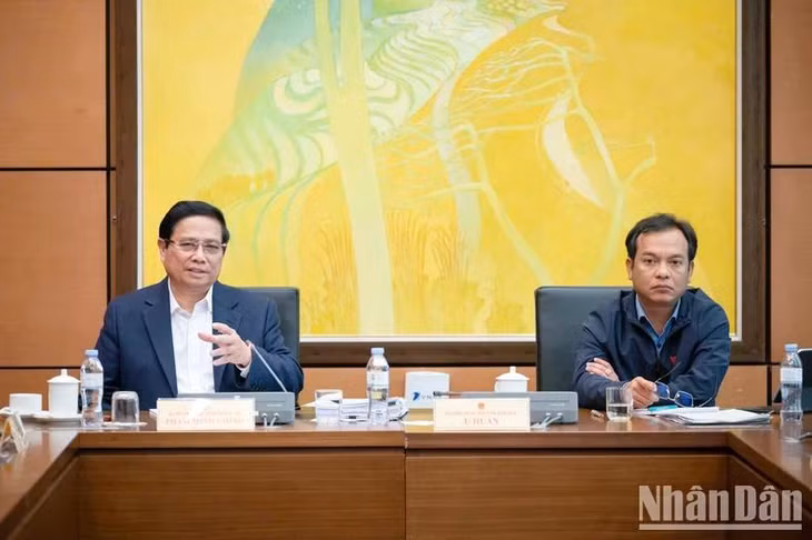 Thủ tướng Phạm Minh Chính phát biểu thảo luận tại tổ. (Ảnh: DUY LINH)