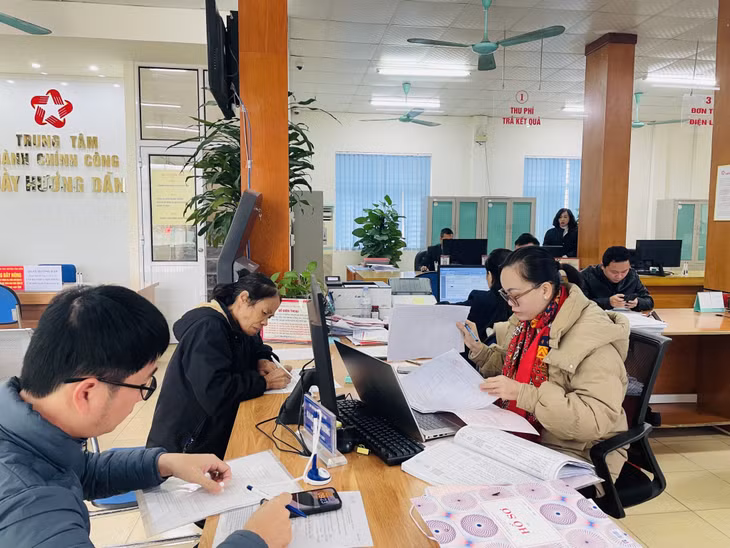 Huyện Vân Đồn đã cung cấp 200 dịch vụ công trực tuyến tại Chi nhánh Trung tâm HCC Vân Đồn.