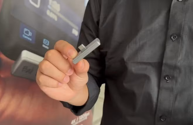 Dù thiết bị lưu trữ này không hề rẻ, các nhà sáng tạo nội dung nhận định mức giá khá dễ tiếp cận. Phiên bản 1 TB của Planck SSD hiện được bán với giá 125 USD, trong khi tùy chọn 2 TB có giá 199 USD.