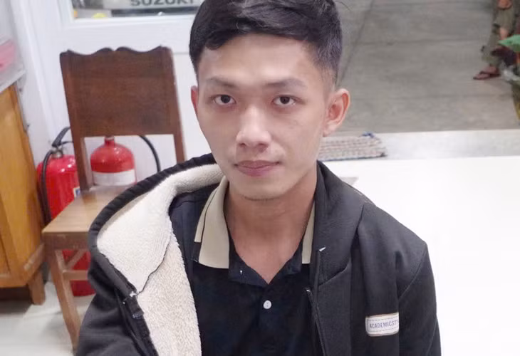 Chung Thành Danh tại cơ quan công an. Ảnh: T.X