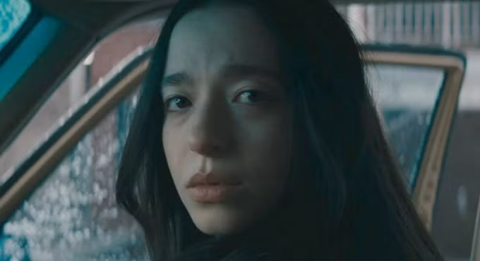Mikey Madison có vai diễn để đời trong "Anora". Phim nhận sáu đề cử Oscar 2025, gồm Phim hay nhất và Đạo diễn xuất sắc cho Sean Baker. Ảnh: Neon