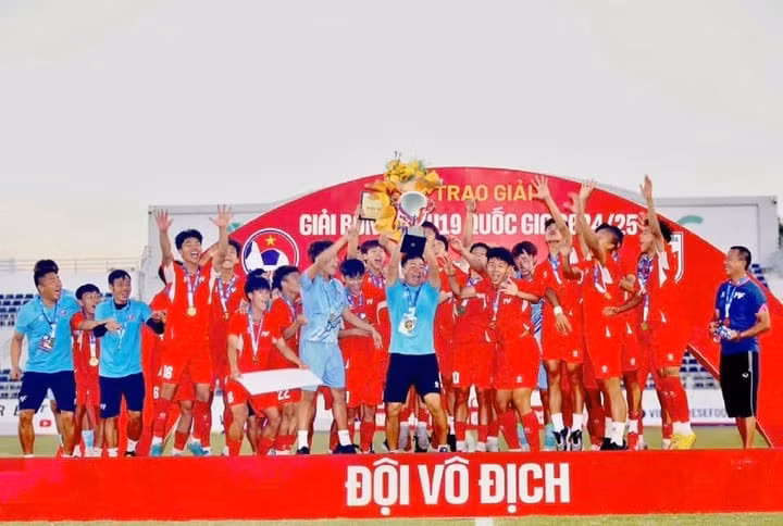 U19 PVF vô địch Quốc gia.