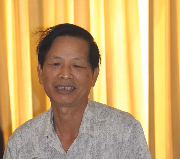 &nbsp;Nhà thơ Trịnh Công Lộc phát biểu trong một hội nghị tại Báo Quảng Ninh.